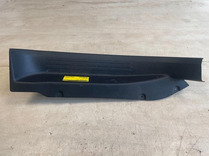 Pokrywa slupka C prawa z Citroën Berlingo 1.6 BlueHDI 100 2021