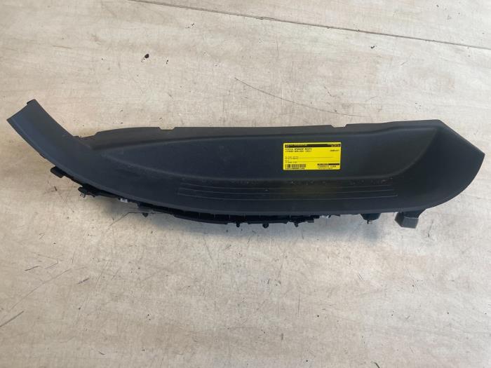 Pokrywa slupka C prawa z Citroën Berlingo 1.6 BlueHDI 100 2021