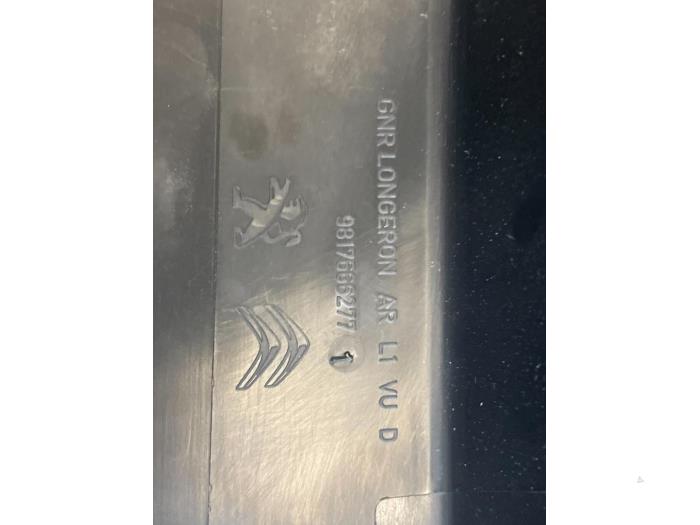 Pokrywa slupka C prawa z Citroën Berlingo 1.6 BlueHDI 100 2021