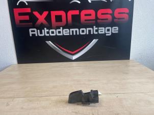 Używane Wspornik zderzaka prawy tyl Citroen Berlingo 1.6 BlueHDI 100 Cena € 25,00 Procedura marży oferowane przez Express Autodemontage