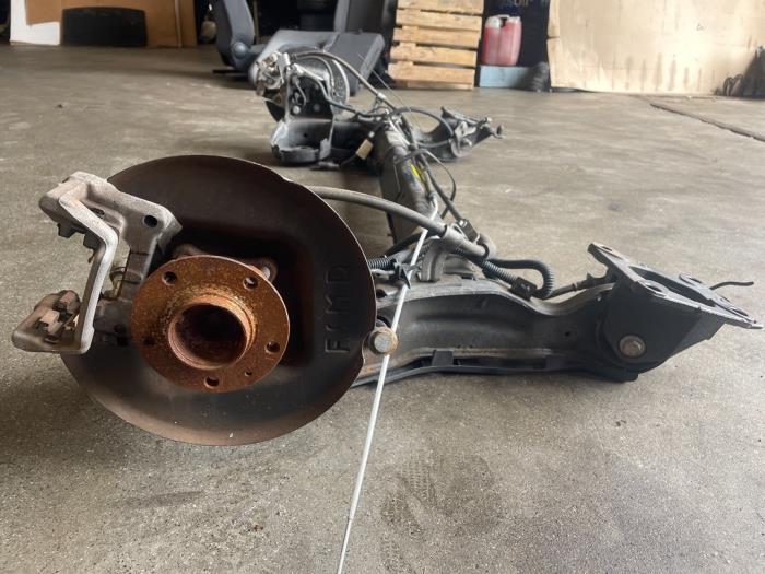 Achteras voorwielaandrijving van een Citroën Berlingo 1.6 BlueHDI 100 2021