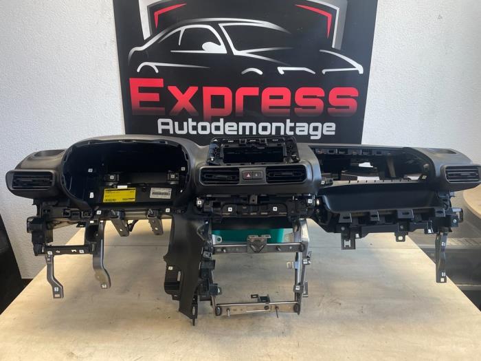 Panel z Citroën Berlingo 1.6 BlueHDI 100 2021