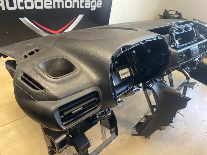 Panel z Citroën Berlingo 1.6 BlueHDI 100 2021