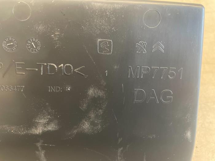 Schowek z Citroën Berlingo 1.6 BlueHDI 100 2021