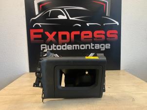 Używane Schowek w desce rozdzielczej Citroen Berlingo 1.6 BlueHDI 100 Cena € 20,00 Procedura marży oferowane przez Express Autodemontage