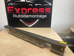 Gebruikte Zijskirt rechts Mini Clubman (R55) 1.6 16V Cooper S Prijs € 50,00 Margeregeling aangeboden door Express Autodemontage