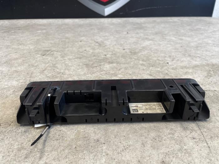 Luftkonditionering, kontrollpanel från en Mercedes-Benz A Limousine (177.1) 1.5 A-180d 2019