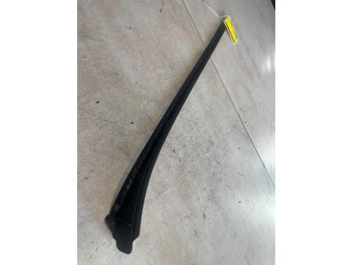 Ram, framruta från en Mercedes-Benz C Estate (S206) C-200 1.5 EQ Boost 2024