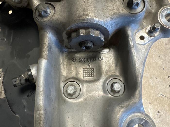 Spindel, vänster fram från en Mercedes-Benz C Estate (S206) C-200 1.5 EQ Boost 2024