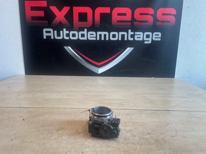 Spjällhus från en Mercedes-Benz C Estate (S206) C-200 1.5 EQ Boost 2024