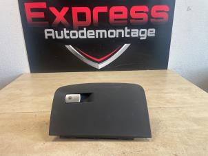 Używane Schowek w desce rozdzielczej BMW 5 serie Touring (G31) 530e xDrive 2.0 Turbo 16V Cena € 80,00 Procedura marży oferowane przez Express Autodemontage