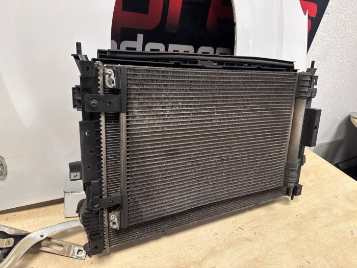 Front (komplett) från en Peugeot Expert (V1/VA/VB/VE/VF/VT/VY) 1.6 Blue HDi 95 16V 2019