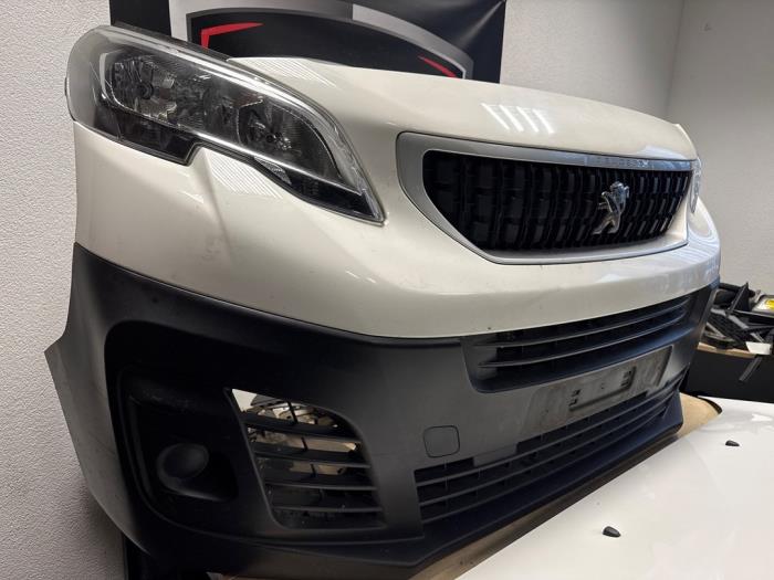 Front (komplett) från en Peugeot Expert (V1/VA/VB/VE/VF/VT/VY) 1.6 Blue HDi 95 16V 2019