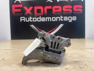 Begagnade Motorfäste Peugeot Expert (V1/VA/VB/VE/VF/VT/VY) 1.6 Blue HDi 95 16V Pris € 30,00 Marginaltabell erbjuds av Express Autodemontage