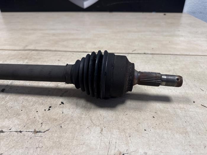 Drivaxel, vänster fram från en Peugeot Expert (V1/VA/VB/VE/VF/VT/VY) 1.6 Blue HDi 95 16V 2019