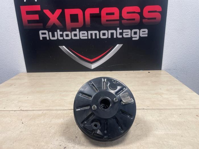 Bromsservo från en Peugeot Expert (V1/VA/VB/VE/VF/VT/VY) 1.6 Blue HDi 95 16V 2019