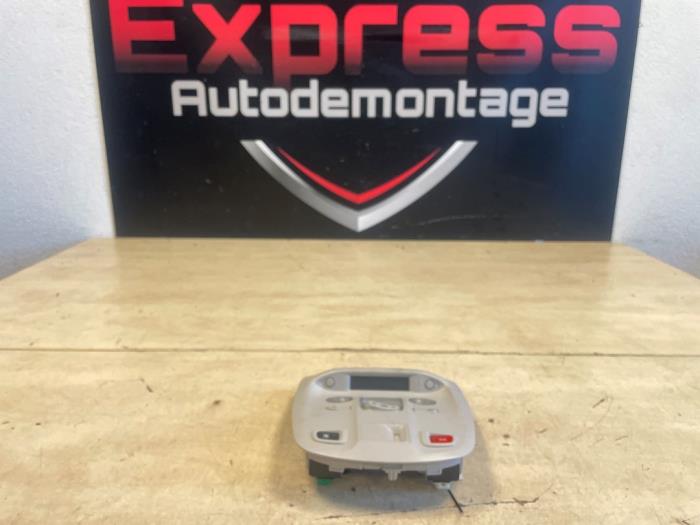 Innerbelysning, fram från en Peugeot Expert (V1/VA/VB/VE/VF/VT/VY) 1.6 Blue HDi 95 16V 2019