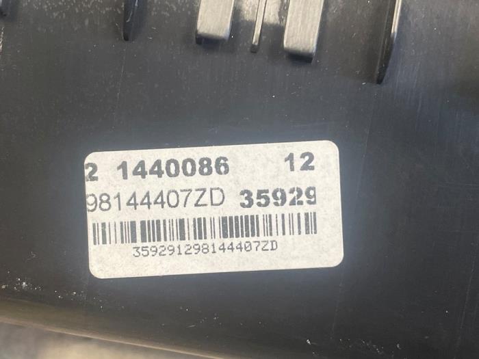 Brytare, eldrivna fönster från en Peugeot Expert (V1/VA/VB/VE/VF/VT/VY) 1.6 Blue HDi 95 16V 2019