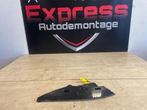 Begagnade Främre stötfångare, komponent på vänster sida Mercedes CLA Shooting Brake (118.6) 1.3 CLA-250 e Turbo 16V Pris € 25,00 Marginaltabell erbjuds av Express Autodemontage