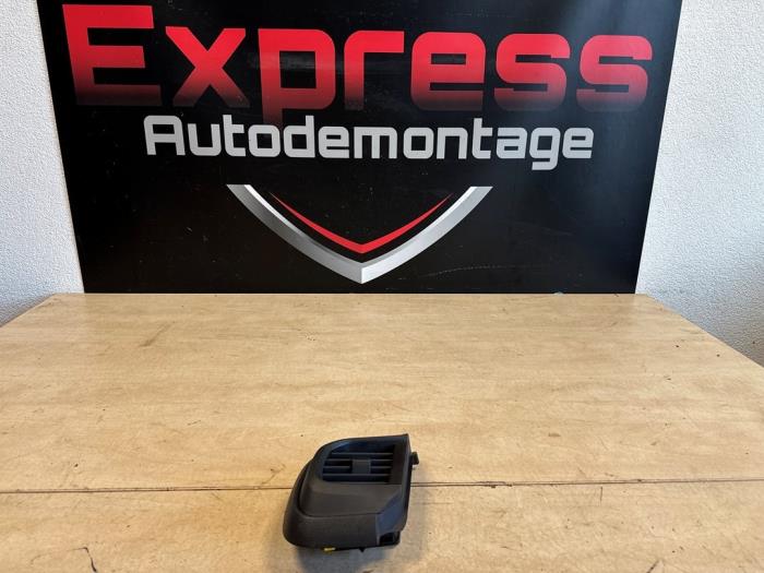 Luftmunstycke, instrumentbräda från en Peugeot Expert (V1/VA/VB/VE/VF/VT/VY) 1.6 Blue HDi 95 16V 2019