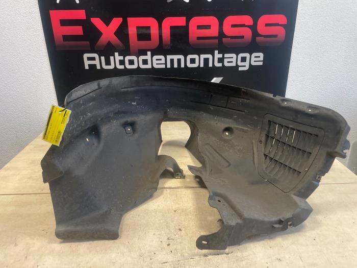 Isolering, hjulhus från en Peugeot Expert (V1/VA/VB/VE/VF/VT/VY) 1.6 Blue HDi 95 16V 2019