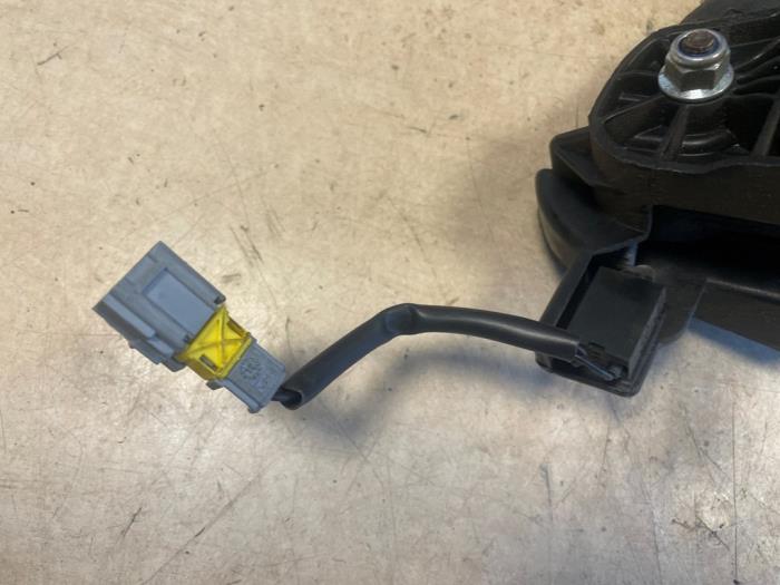 Kopplingspedal från en Peugeot Expert (V1/VA/VB/VE/VF/VT/VY) 1.6 Blue HDi 95 16V 2019