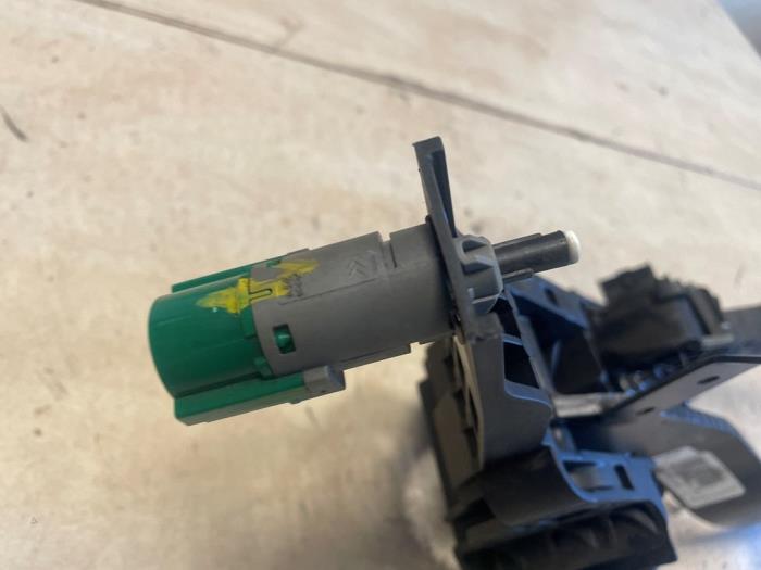 Set med pedaler från en Peugeot Expert (V1/VA/VB/VE/VF/VT/VY) 1.6 Blue HDi 95 16V 2019