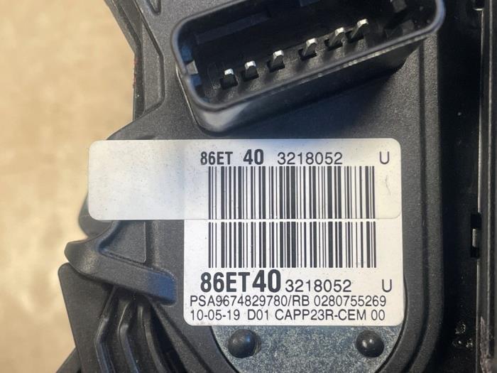 Set med pedaler från en Peugeot Expert (V1/VA/VB/VE/VF/VT/VY) 1.6 Blue HDi 95 16V 2019