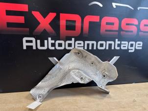 Gebruikte Hitteschild uitlaat Peugeot 3008 Prijs € 75,00 Margeregeling aangeboden door Express Autodemontage