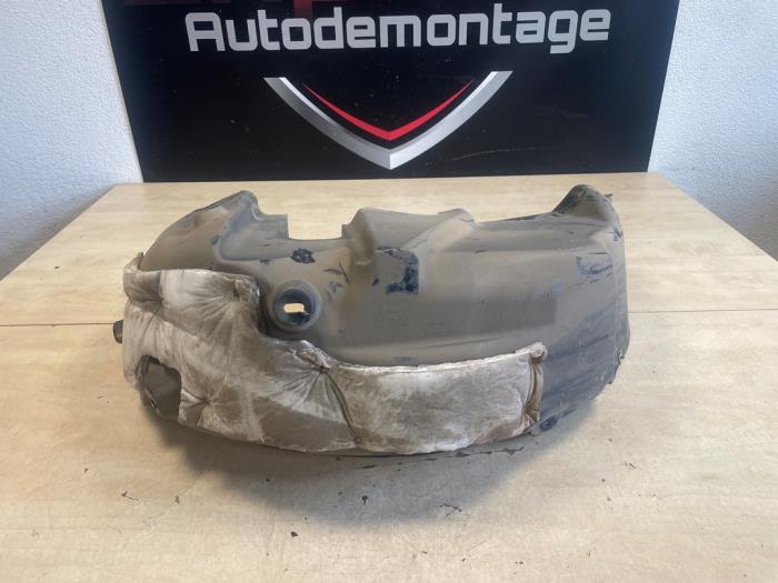 Isolering, hjulhus från en Opel Crossland (X) 1.2 Turbo 12V 2020