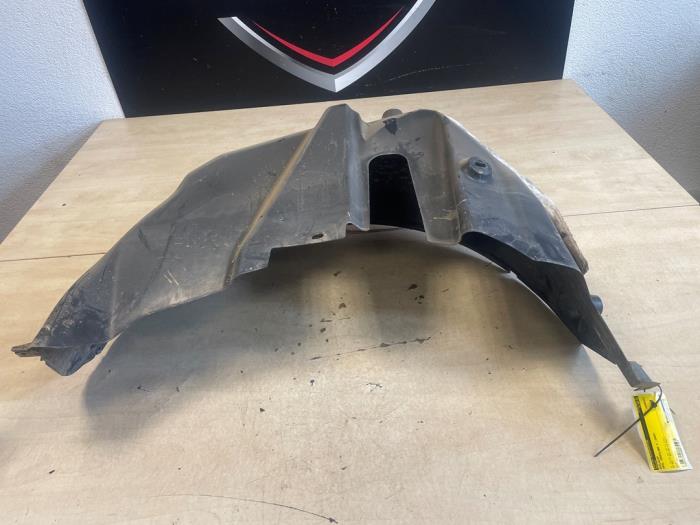 Isolering, hjulhus från en Opel Crossland (X) 1.2 Turbo 12V 2020