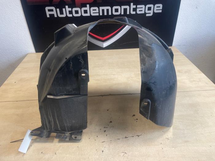 Isolering, hjulhus från en Opel Crossland (X) 1.2 Turbo 12V 2020