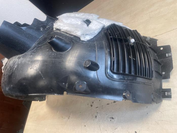 Isolering, hjulhus från en Opel Astra L Sports Tourer (F4/FC/FN/FR)  2025