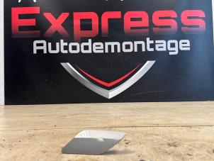 Begagnade Skydd, strålkastarspolare, vänster Volkswagen Golf VII (AUA) 1.6 TDI BlueMotion 16V Pris € 30,00 Marginaltabell erbjuds av Express Autodemontage