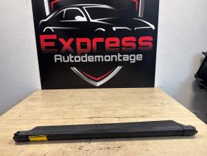 Begagnade Skydd, bagageutrymme Landrover Range Rover Velar (LY) 2.0 D180 AWD Pris € 450,00 Marginaltabell erbjuds av Express Autodemontage