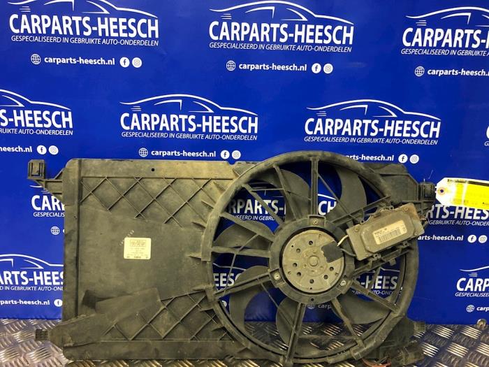 Radiateurfan van een Volvo V50 (MW) 1.8 16V 2004