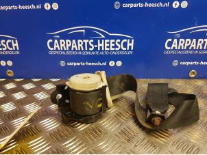 Używane Pas bezpieczenstwa prawy tyl Mazda 5 (CR19) 1.8i 16V Cena € 40,00 Procedura marży oferowane przez Carparts Heesch