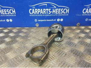 Gebruikte Zuiger Volvo C30 (EK/MK) 1.6 D2 16V Prijs € 60,00 Margeregeling aangeboden door Carparts Heesch