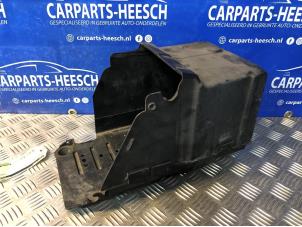Begagnade Batterilåda Ford Galaxy (WA6) 2.0 TDCi 16V 140 Pris € 20,00 Marginaltabell erbjuds av Carparts Heesch