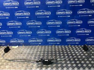 Begagnade Lås, cabriolet Ford Focus 2 C+C 2.0 16V Pris € 60,00 Marginaltabell erbjuds av Carparts Heesch