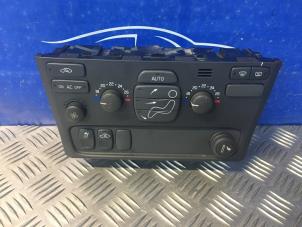 Używane Panel sterowania nagrzewnicy Volvo S80 (KV/P80JU) 2.4 20V 140 Bifuel LPG Cena € 30,00 Procedura marży oferowane przez Carparts Heesch