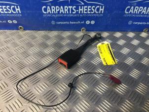 Gebruikte Veiligheidsgordel Insteek links-voor Ford Fiesta 6 (JA8) 1.0 Ti-VCT 12V 65 Prijs € 20,00 Margeregeling aangeboden door Carparts Heesch