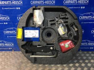 Begagnade Domkraftsset Volkswagen Touran (1T1/T2) 1.4 16V TSI 140 Pris € 52,50 Marginaltabell erbjuds av Carparts Heesch