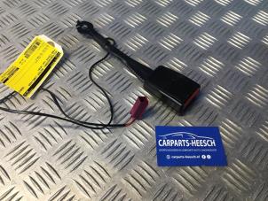 Gebruikte Veiligheidsgordel Insteek links-voor Ford Fiesta 6 (JA8) 1.0 EcoBoost 12V 100 Prijs € 20,00 Margeregeling aangeboden door Carparts Heesch