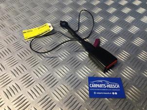 Gebruikte Veiligheidsgordel Insteek rechts-voor Ford Fiesta 6 (JA8) 1.0 EcoBoost 12V 100 Prijs € 20,00 Margeregeling aangeboden door Carparts Heesch