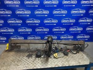 Używane Hak holowniczy Ford B-Max (JK8) 1.0 EcoBoost 12V 100 Cena na żądanie oferowane przez Carparts Heesch