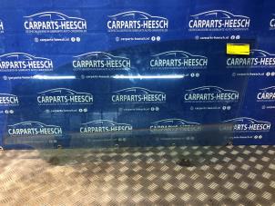 Gebruikte Deurruit 4Deurs links-voor Ford Fiesta 6 (JA8) 1.0 EcoBoost 12V 100 Prijs € 40,00 Margeregeling aangeboden door Carparts Heesch