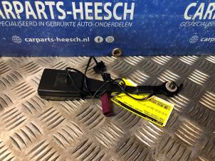 Gebruikte Veiligheidsgordel Insteek links-voor Ford Fiesta 6 (JA8) 1.0 EcoBoost 12V 100 Prijs € 20,00 Margeregeling aangeboden door Carparts Heesch