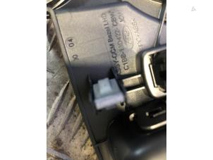 Gebruikte Dashboard deel Ford Fiesta 6 (JA8) 1.0 SCI 12V 80 Prijs € 20,00 Margeregeling aangeboden door Carparts Heesch