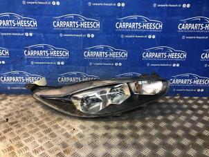 Gebruikte Koplamp rechts Ford Fiesta 6 (JA8) 1.0 SCI 12V 80 Prijs € 125,00 Margeregeling aangeboden door Carparts Heesch